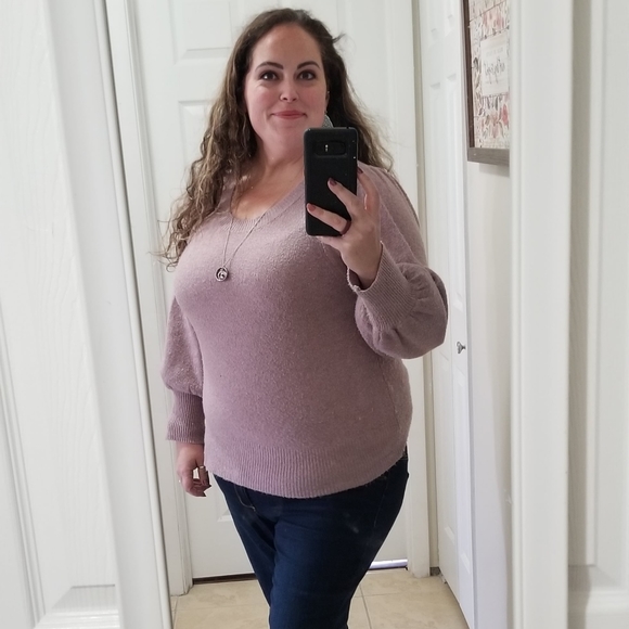 Meet your Posher, Dawn - Picture 2 of 3